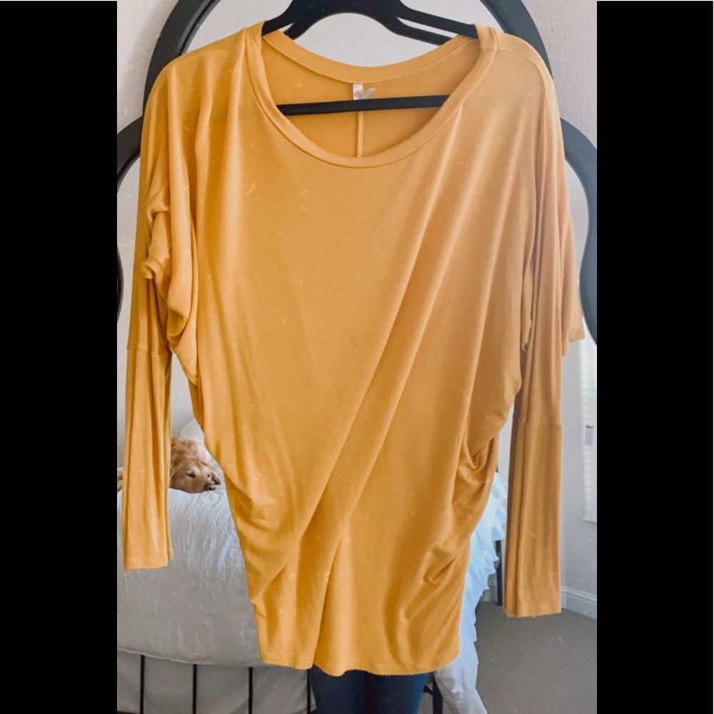 🆕 mustard yellow balloon sleeves top